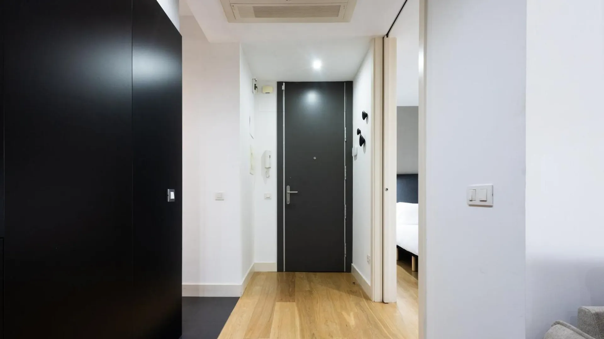 Stay U-Nique Apartments Pau Claris II Barcelona 0*,  Španělsko